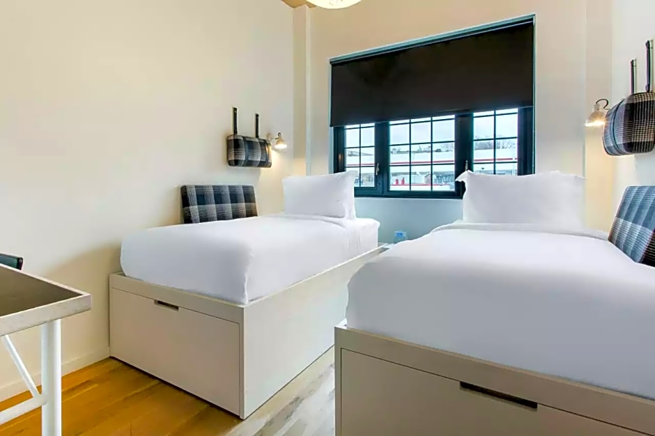 Gowanus Inn & Yard Hotel
