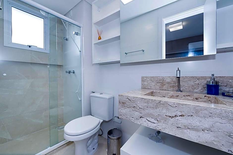 Terrazzo 402B - Apartamento 02 suítes - Acomoda até 06 pessoas - À poucos metros da praia de Bombas - (Consultar serviços de roupa de cama e banho)