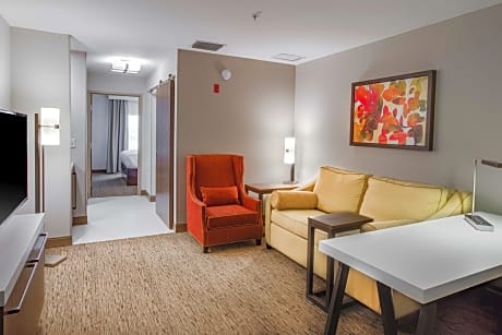 1 King 1 Bedroom Mobility Hearing Accessible Roll In Shower