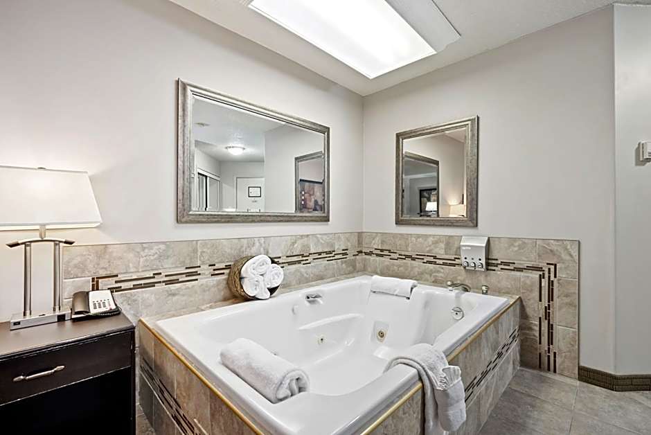 Guest House Inn & Suites