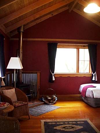 Cottage with Mountain View