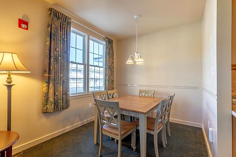 Ebb Tide Suites