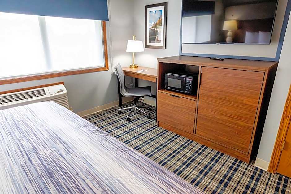 AmericInn by Wyndham Sturgeon Bay