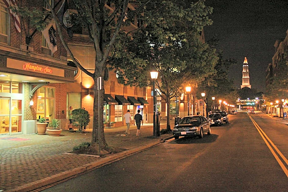 Hampton Inn By Hilton Alexandria-Old Town/King St. Metro