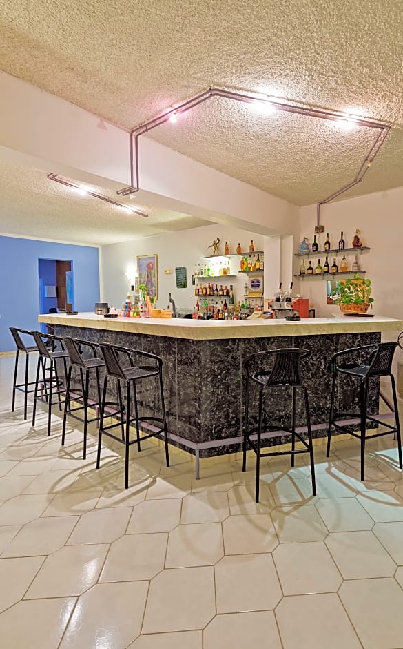 Trianta Hotel Apartmentos