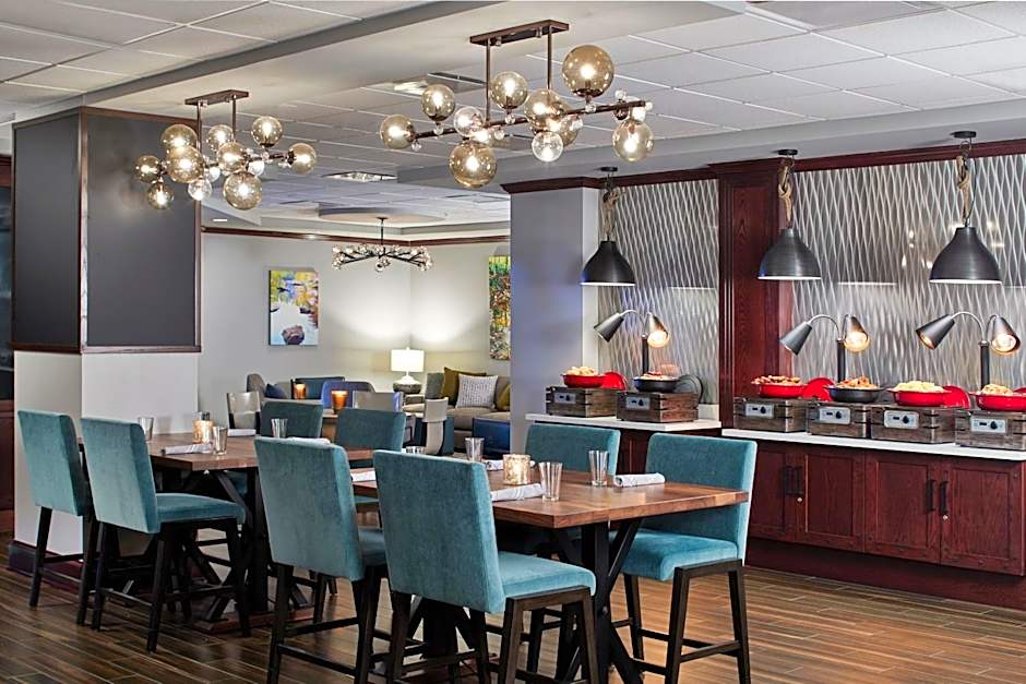 Renaissance Mobile Riverview Plaza Hotel