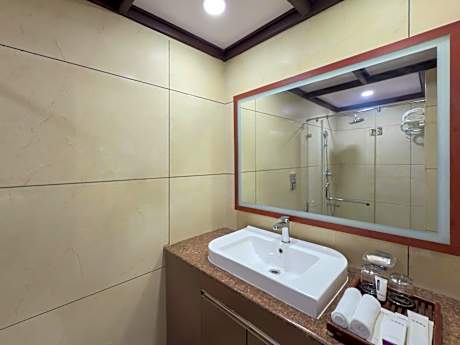 Lake View Premier Room with Balcony