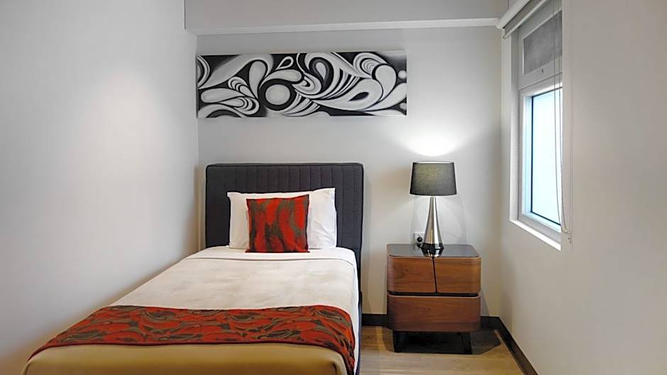 Semaphore Splash Apartments