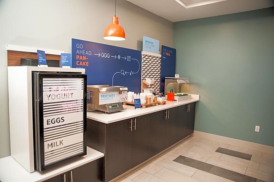 Holiday Inn Express Hotel & Suites Norfolk By IHG