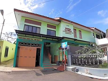 OYO Life 2884 Wisma Jatnika Syariah