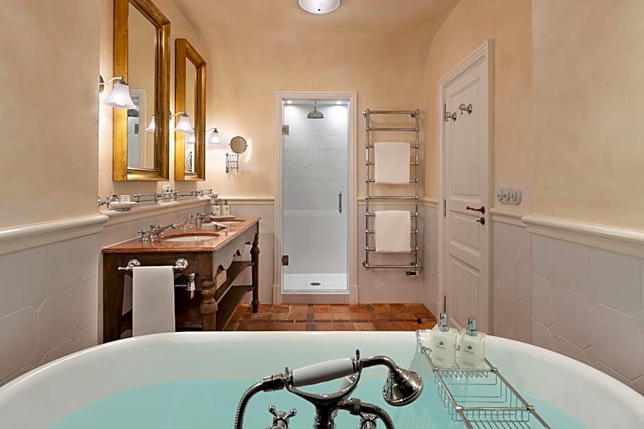 Airelles Gordes, La Bastide