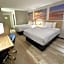 Days Inn by Wyndham Holland