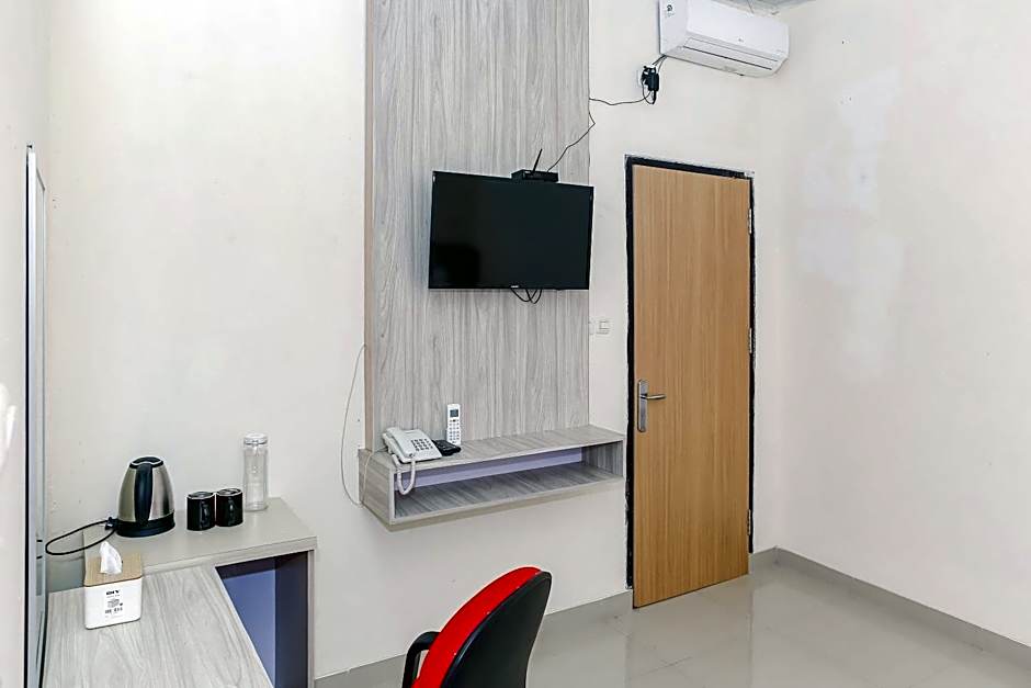 RedDoorz Plus at GNG Hotel El Tari Airport Kupang