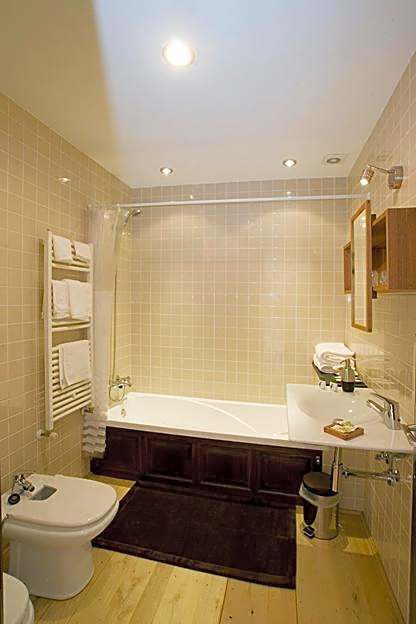 Hotel y apartamentos rurales L'Anceo