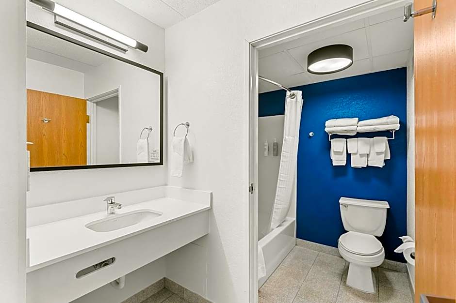 Spark by Hilton Cedar Falls