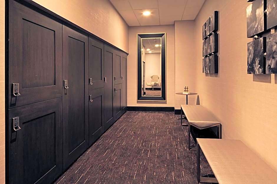 H Hotel Los Angeles, Curio Collection by Hilton