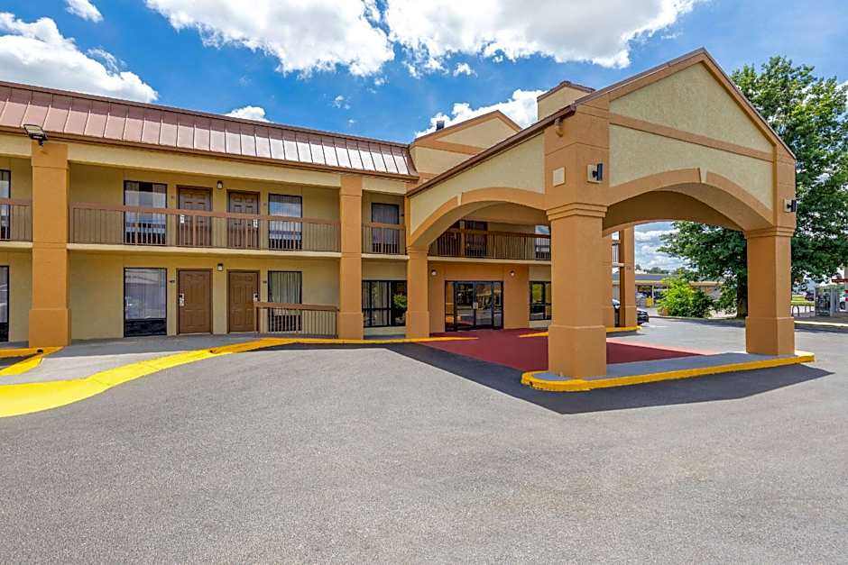Days Inn by Wyndham Oak Grove/Ft. Campbell