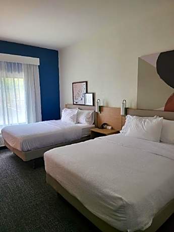 Queen Room with Two Queen Beds - Non-Smoking