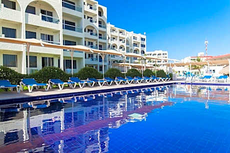 Aquamarina Beach Resort