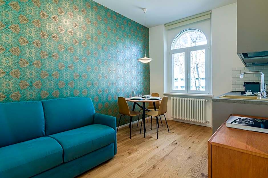 ELECTRIC Rooms & Suites