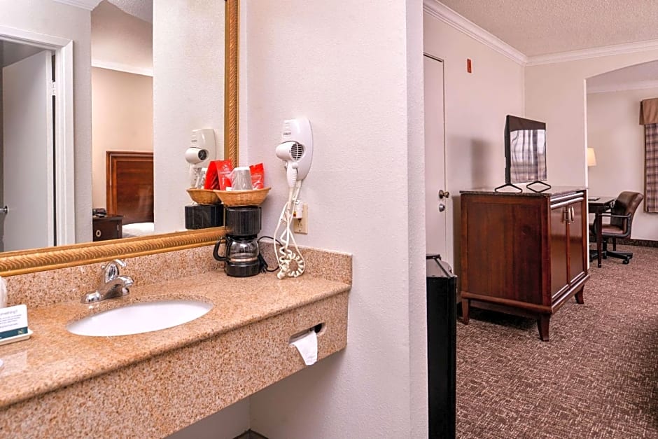 Quality Inn & Suites Beaumont