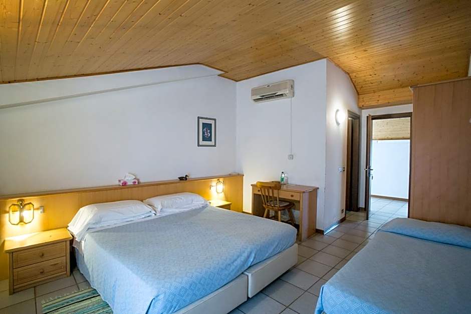 Photo 1 of 2 of Single Room
