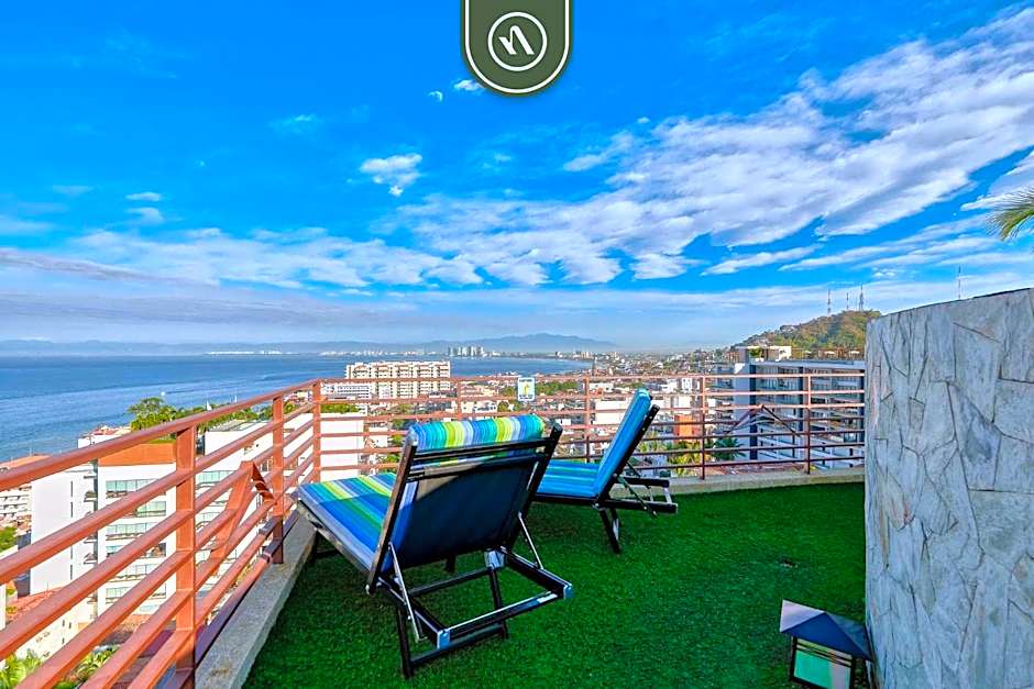 1 BR Condo - Amazing Sunsets Froom the Roof - Pool