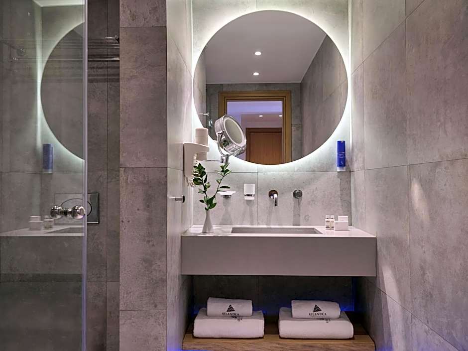 Atlantica Caldera Palace