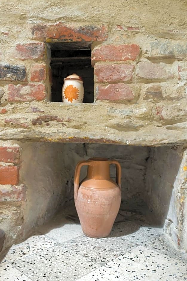 Casale storico nella campagna cilentana