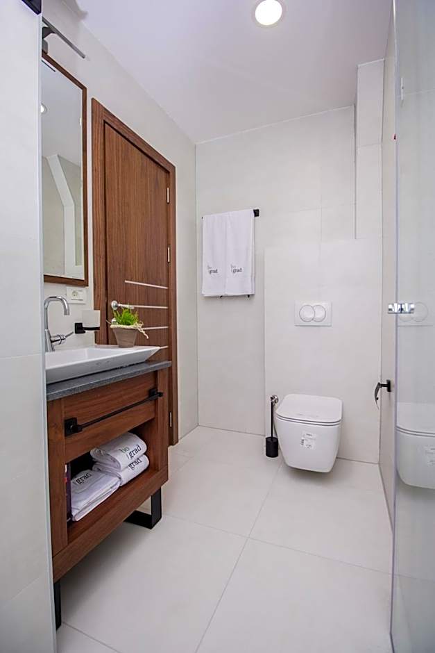 Hotel Bograd - Apartments & Lounge Station