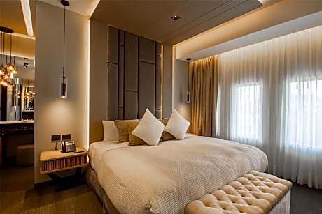 King Suite with Whirlpool - Second Floor