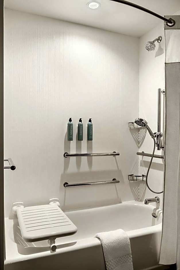 Courtyard by Marriott Milwaukee Brookfield at Poplar Creek