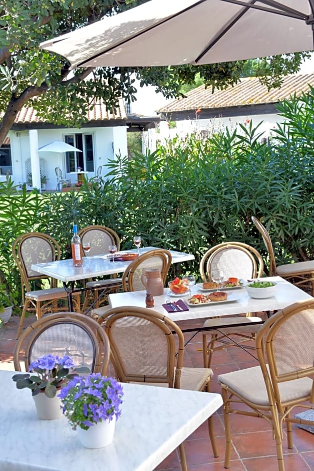 Mas de la Grenouillère Hôtel et Centre équestre en pleine nature