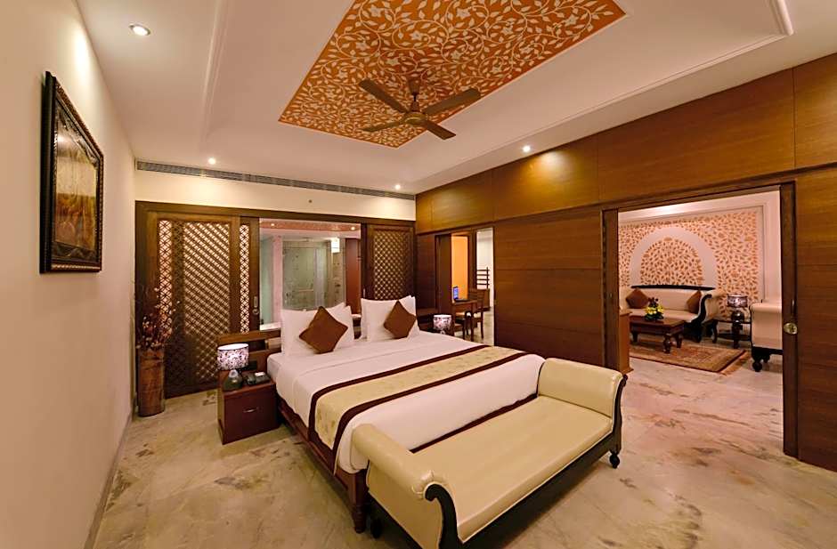 Photo 1 of 6 of Royal Suite-Rio Wing