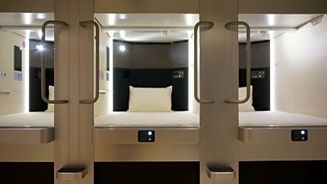 4 Capsule Rooms- Female Only