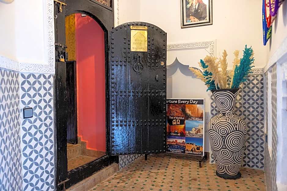 Riad Davina