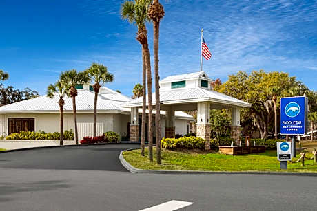 PaddleTail Waterfront Lodge, Trademark Collection by Wyndham