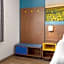 Days Inn & Suites by Wyndham Indianapolis Airport East