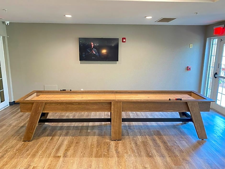 Candlewood Suites Bowling Green by IHG