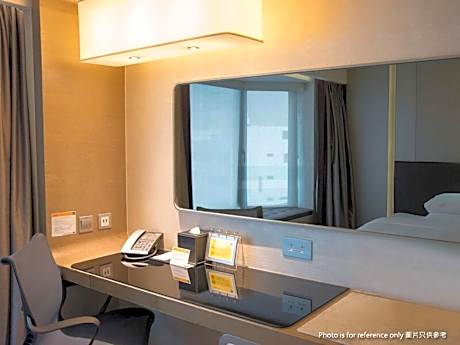 Plaza Grand (1 King Bed)