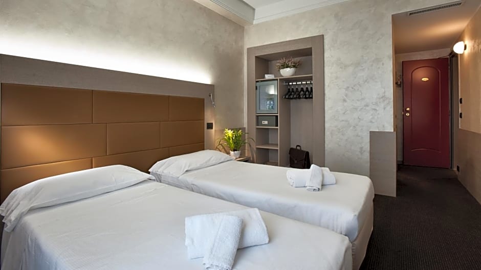 Hotel Sunflower