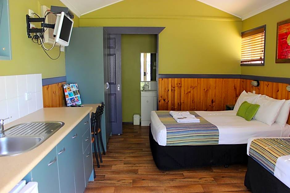 Aussie Outback Oasis Holiday Park