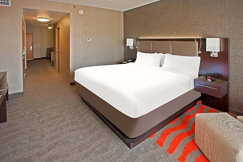 Holiday Inn Express Hotel And Suites Columbus Edinburgh By IHG