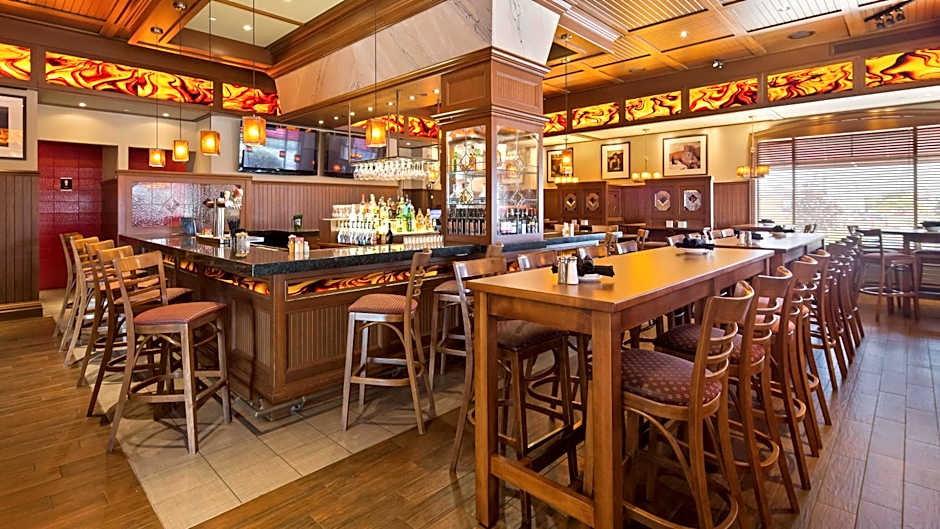 Best Western Plus Lamplighter Inn & Conference Centre