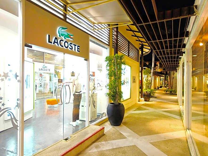 Iyara Beach Hotel and Plaza