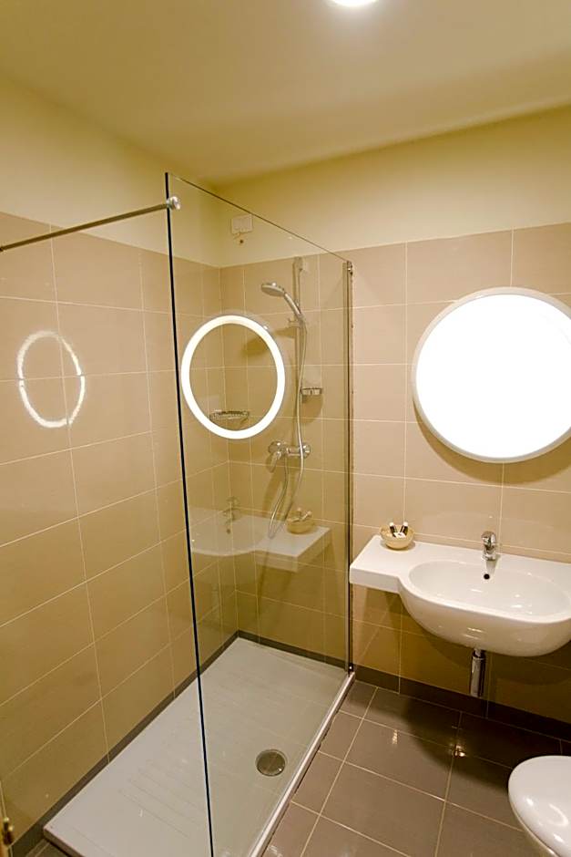 Regal Hotel & Residence