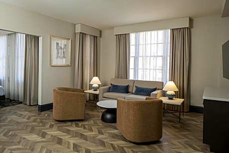 King Room with Sofa Bed - Non-Smoking