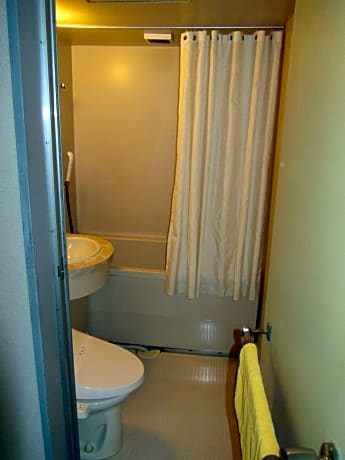Single Room - Non-Smoking