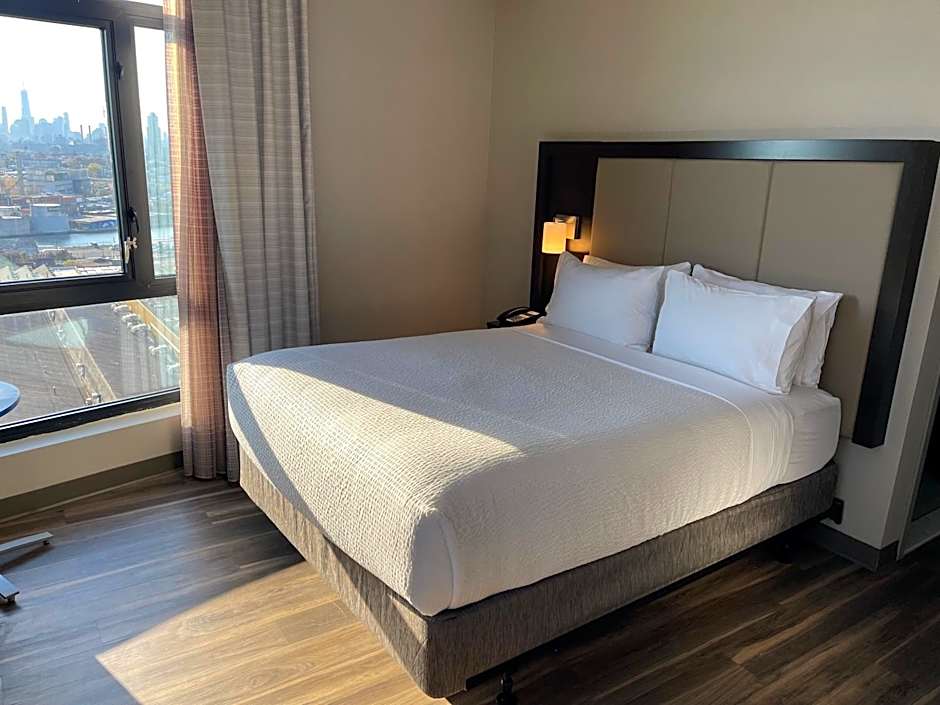 Holiday Inn Express Long Island City E New York By IHG