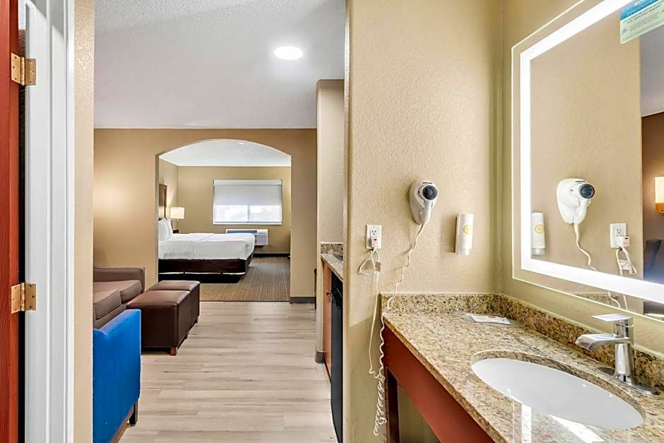 Comfort Suites Lakewood - Denver